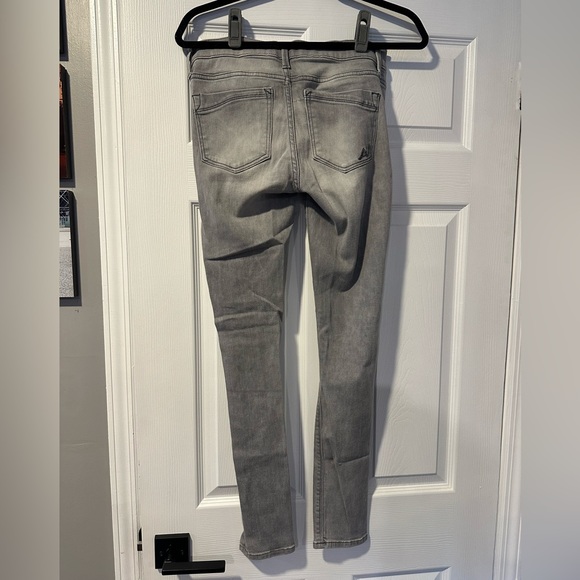 Women's Express Distressed Mid-Rise Legging Jeans Size 4R - Picture 3 of 4